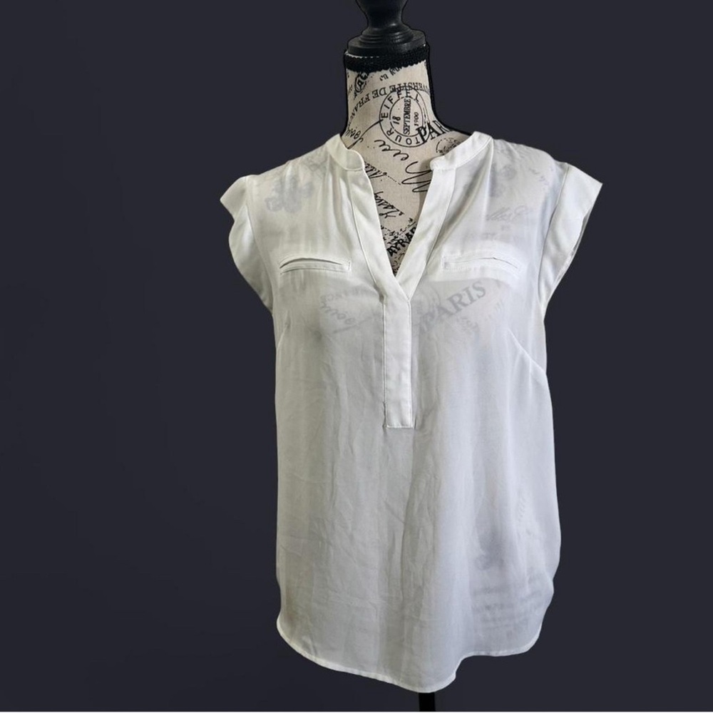 The Limited White Sleeveless Blouse Size S Split V-Neck Office Minimalist Top